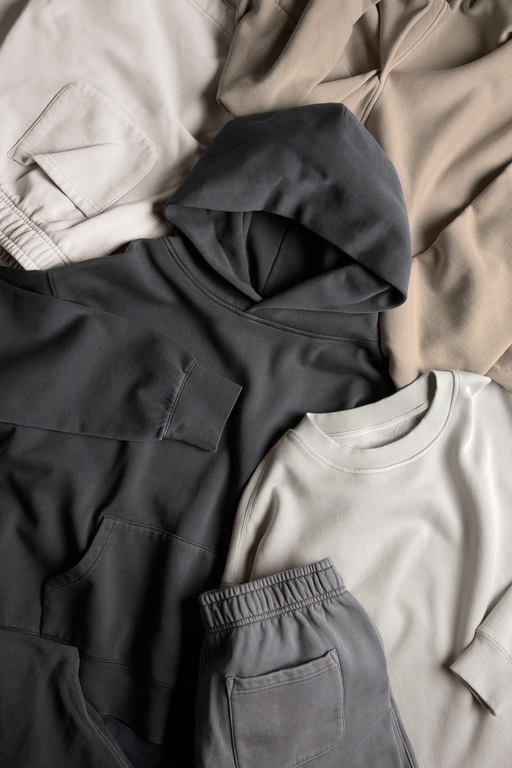 Sweatshirts & Hoodies