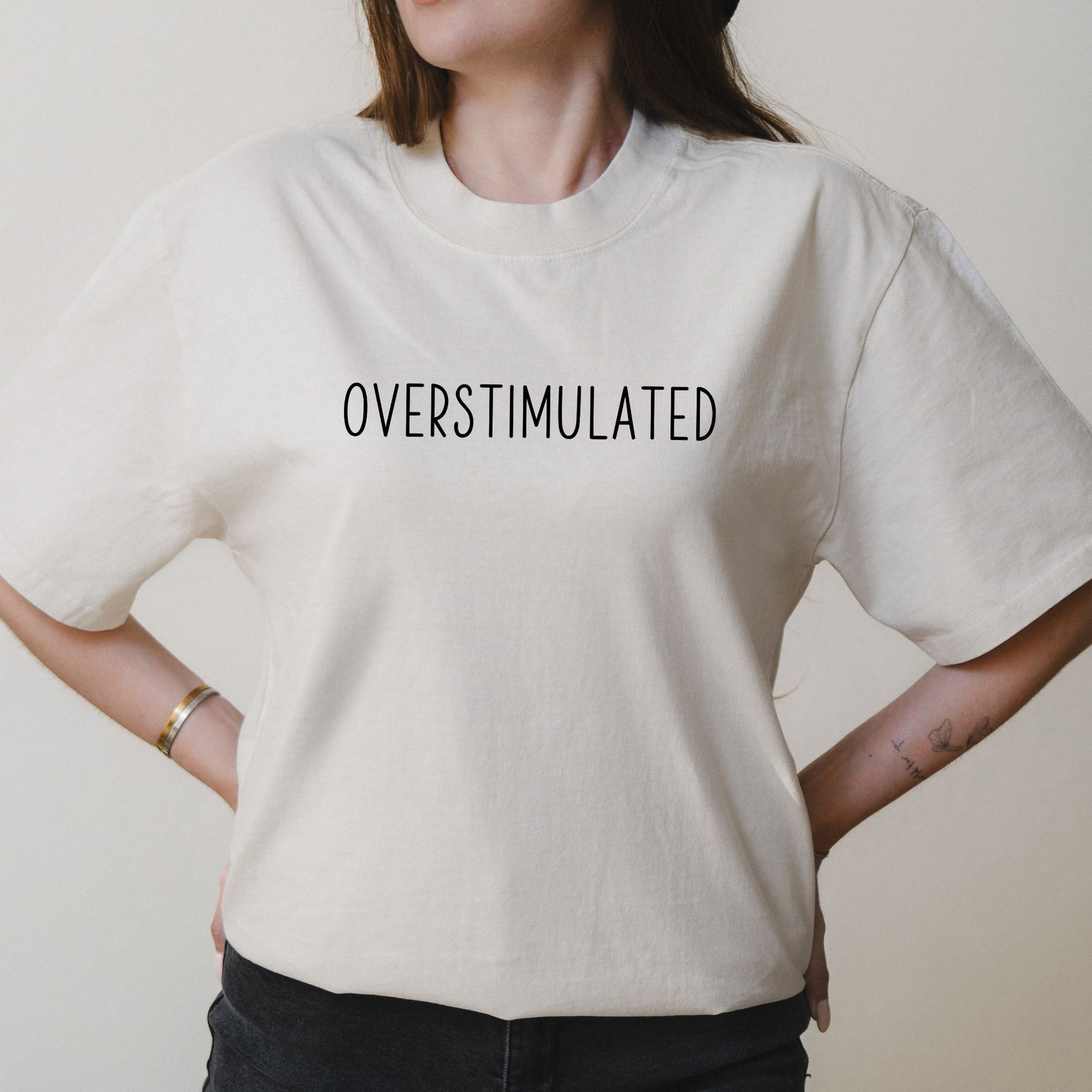Overstimulated Minimalist Funny Text Graphic for Introverts – Oversized Vintage Shirt