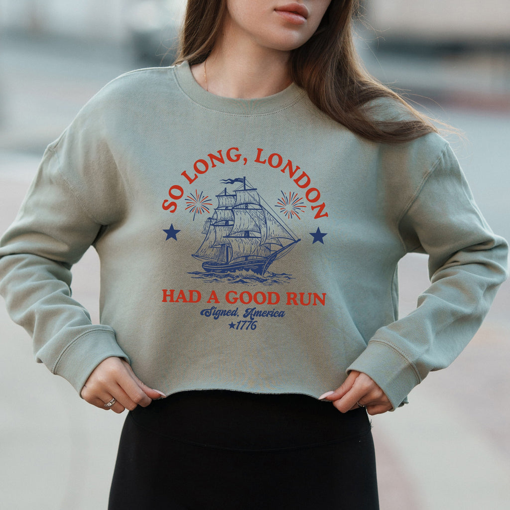 Funny Patriotic Graphic with So Long London Text – Vintage Crop Sweatshirt
